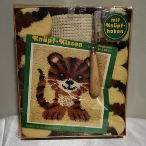 Tiger Latch Hook Kit - Brown and Cream